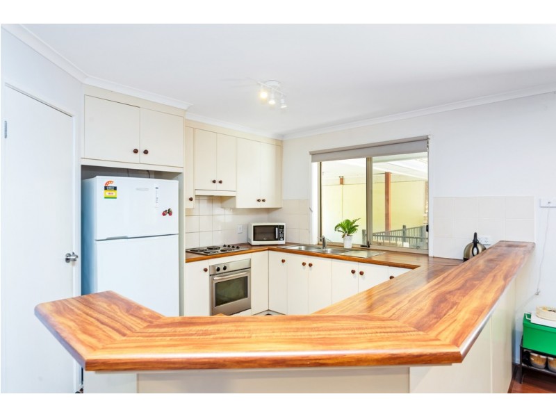 8 The Oaks Parade, Aberfoyle Park SA 5159