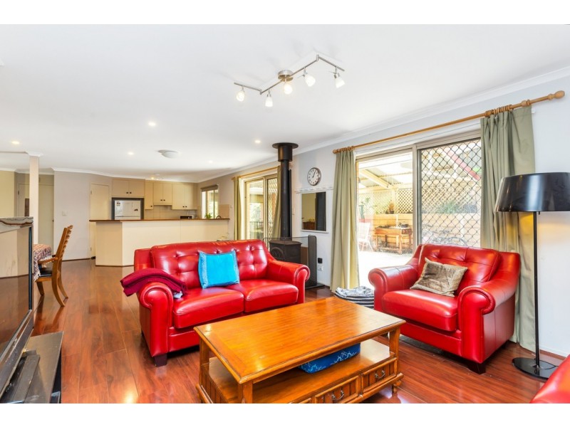8 The Oaks Parade, Aberfoyle Park SA 5159