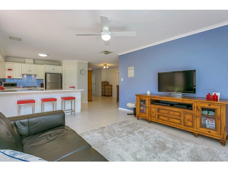 1 Talladira Way, Woodcroft SA 5162