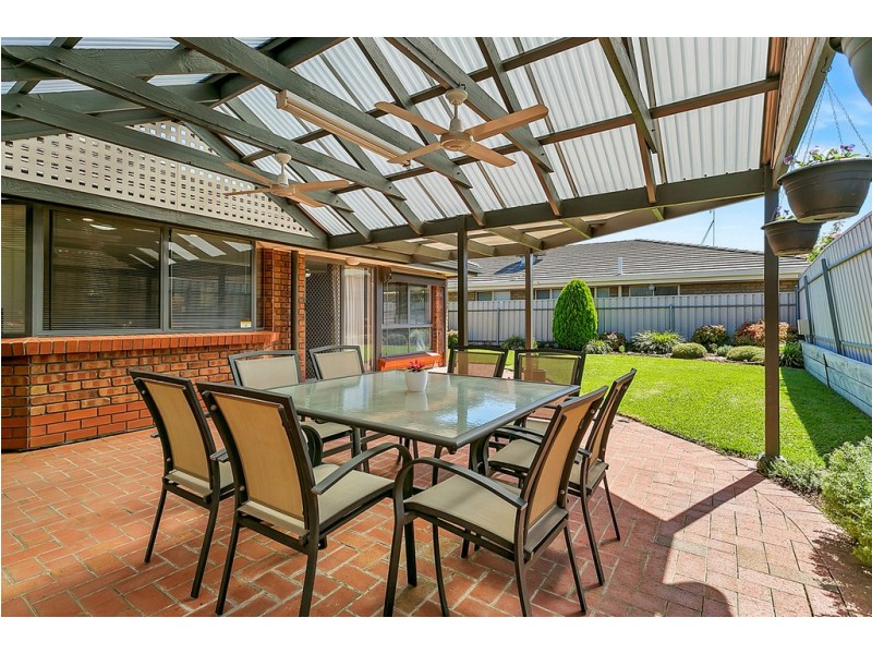 1 Talladira Way, Woodcroft SA 5162