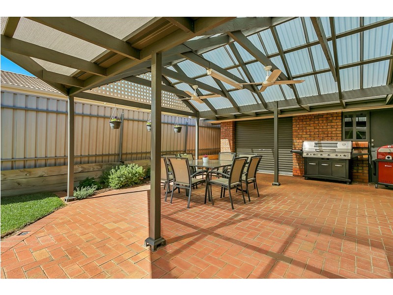 1 Talladira Way, Woodcroft SA 5162
