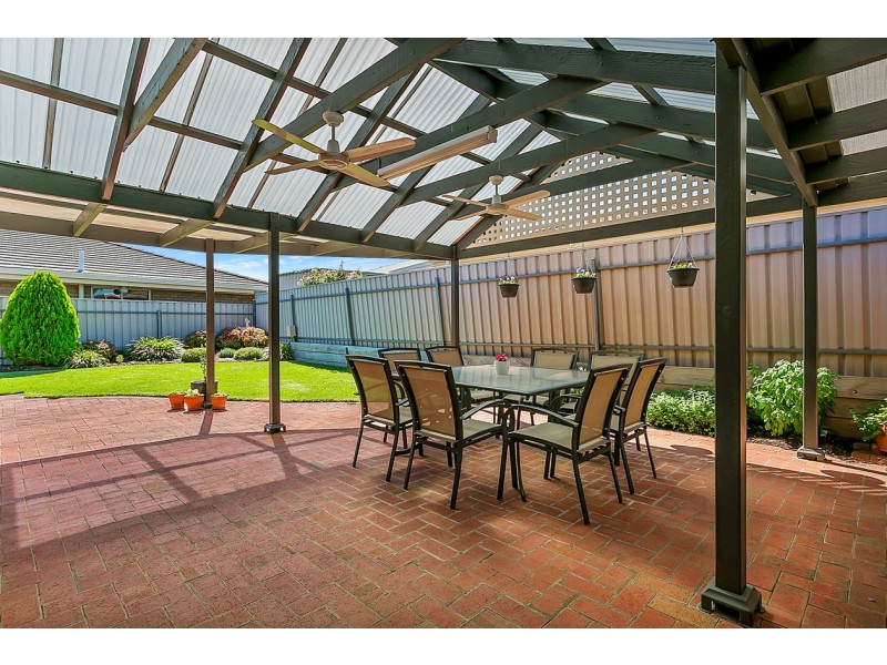 1 Talladira Way, Woodcroft SA 5162