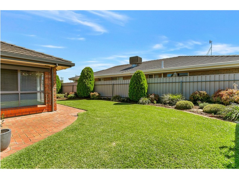 1 Talladira Way, Woodcroft SA 5162