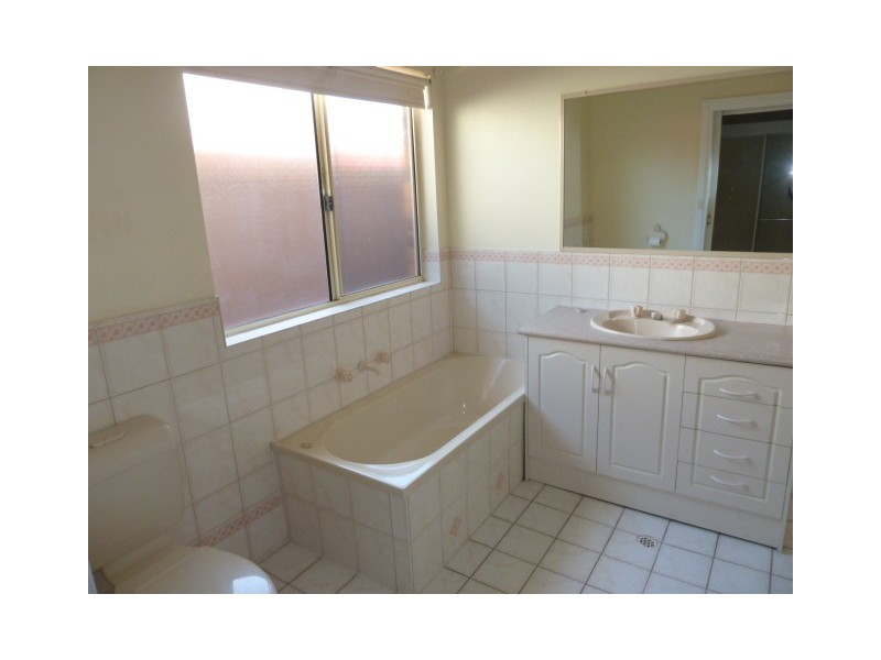 40 Lynton Avenue, Mitchell Park SA 5043