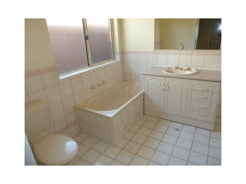 40 Lynton Avenue, Mitchell Park SA 5043