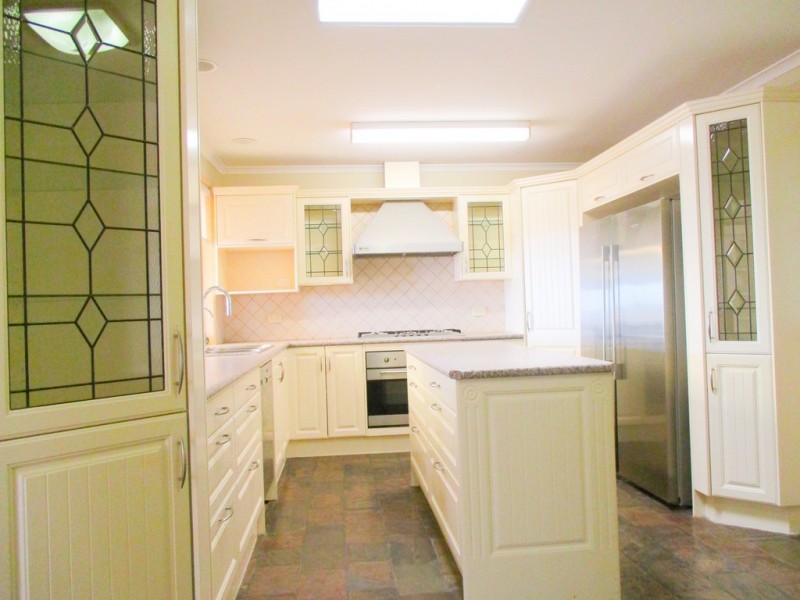 17 Greenfield Rise, Aberfoyle Park SA 5159