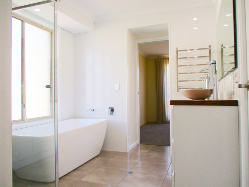 17 Greenfield Rise, Aberfoyle Park SA 5159