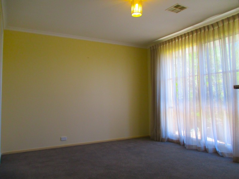 17 Greenfield Rise, Aberfoyle Park SA 5159