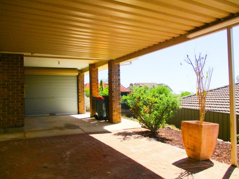 17 Greenfield Rise, Aberfoyle Park SA 5159