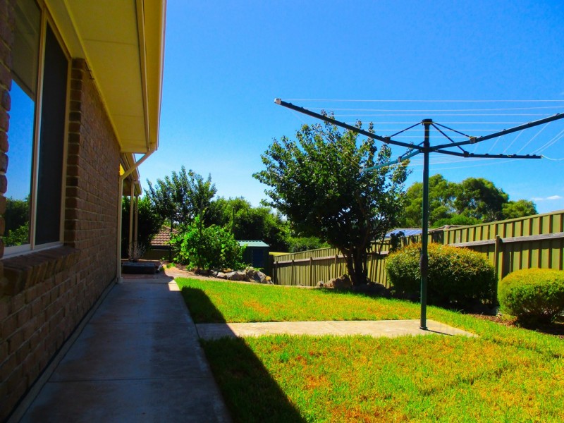17 Greenfield Rise, Aberfoyle Park SA 5159