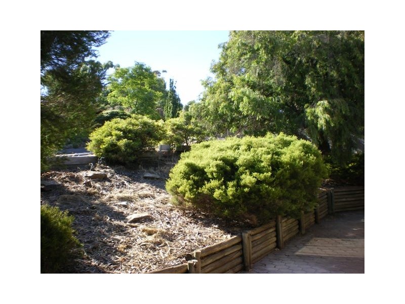 6 Stanbury Ave, Happy Valley SA 5159