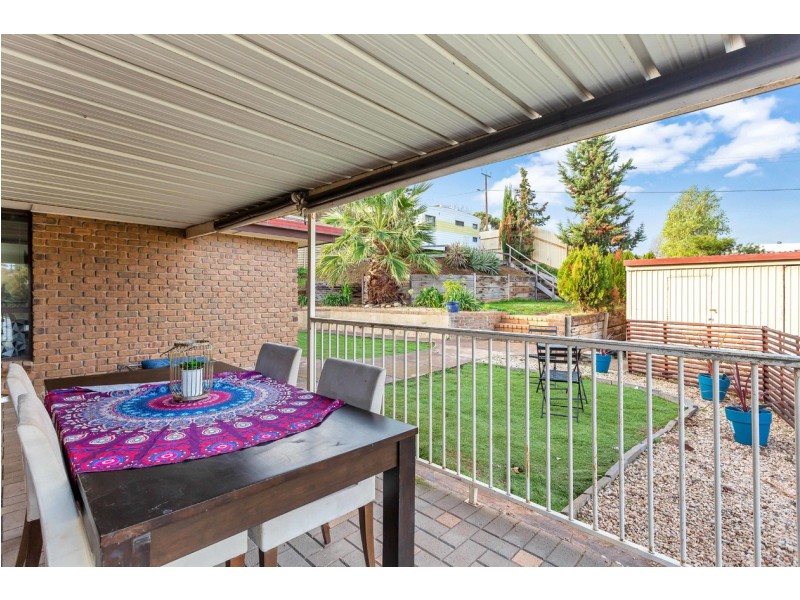 12 Kurandah Street, O’sullivan Beach SA 5166