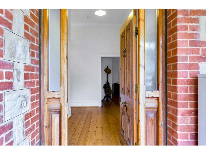 18-20 Yalanda St, Eden Hills SA 5050