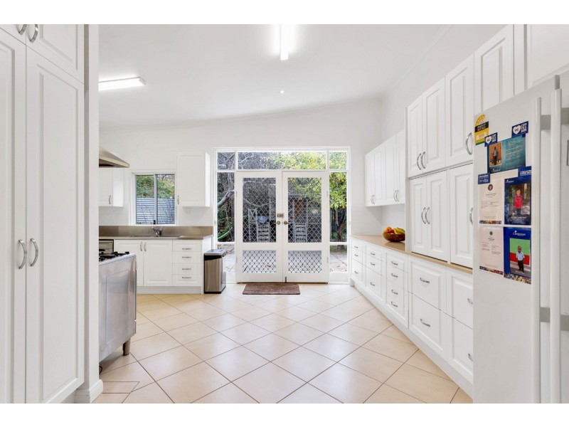 18-20 Yalanda St, Eden Hills SA 5050