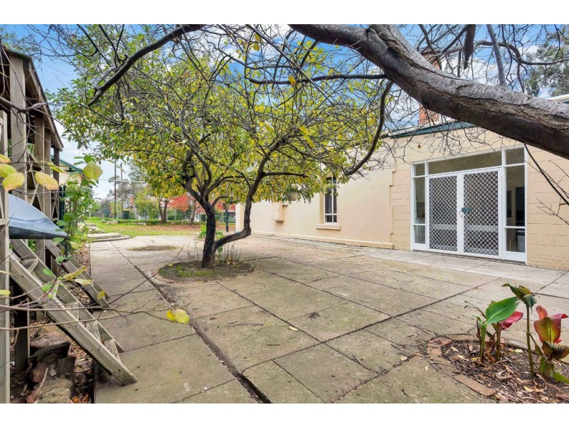 18-20 Yalanda St, Eden Hills SA 5050