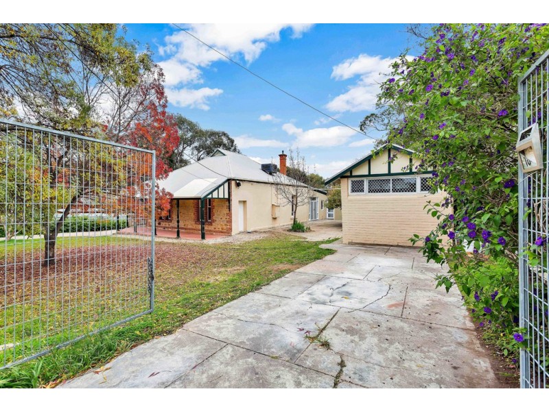 18-20 Yalanda St, Eden Hills SA 5050