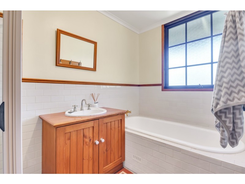 7 WATCHMAN DRIVE, Coromandel Valley SA 5051