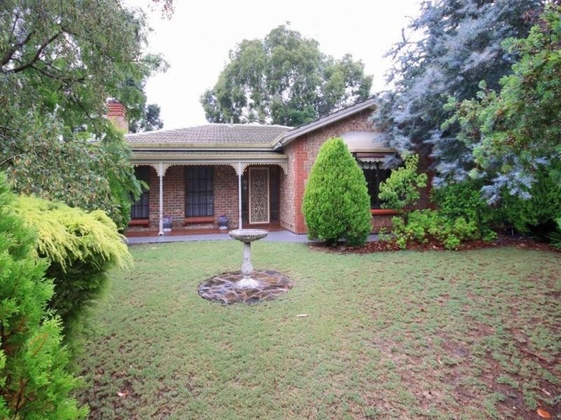 25 Pine Drive, Aberfoyle Park SA 5159