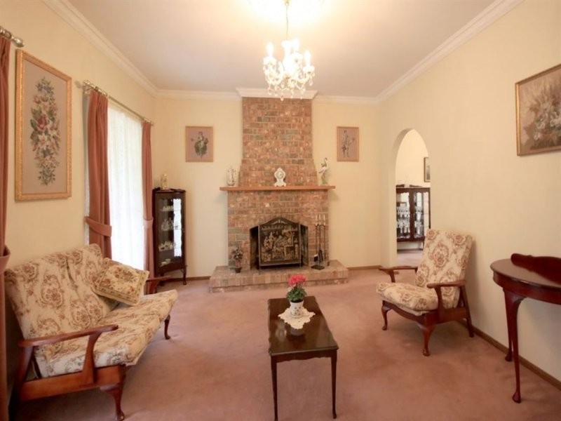 25 Pine Drive, Aberfoyle Park SA 5159
