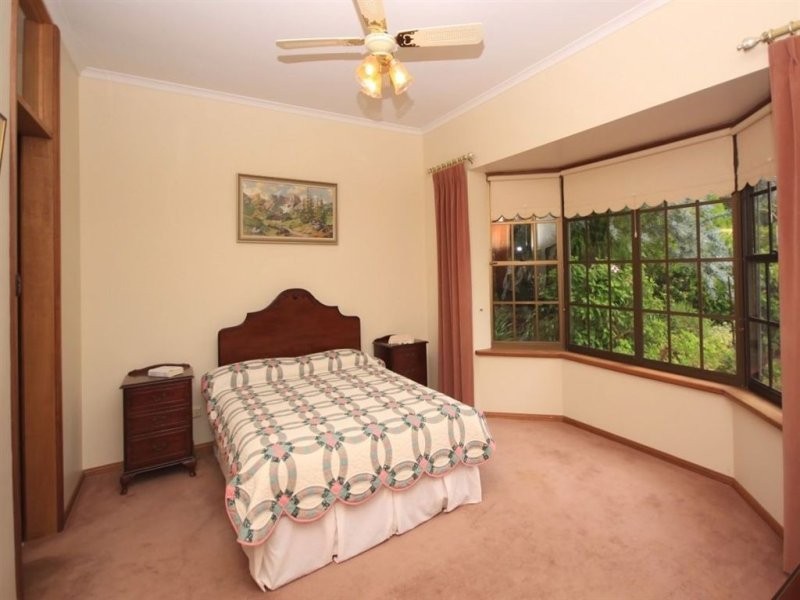 25 Pine Drive, Aberfoyle Park SA 5159