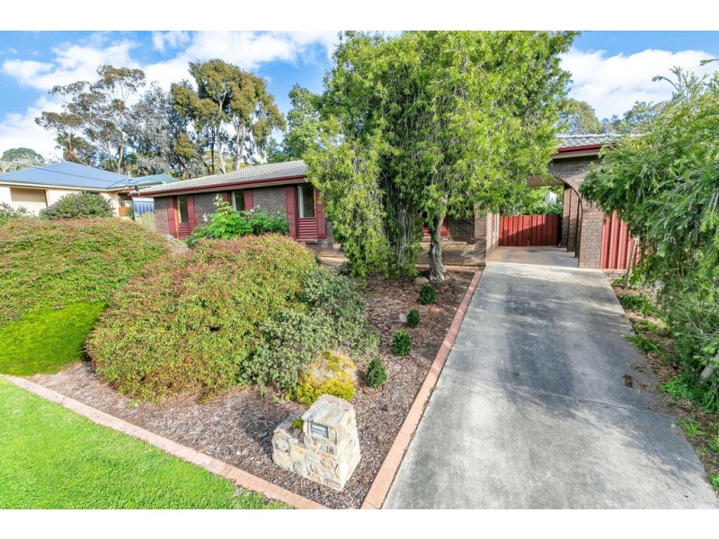 18 Elmgrove Street, Aberfoyle Park SA 5159