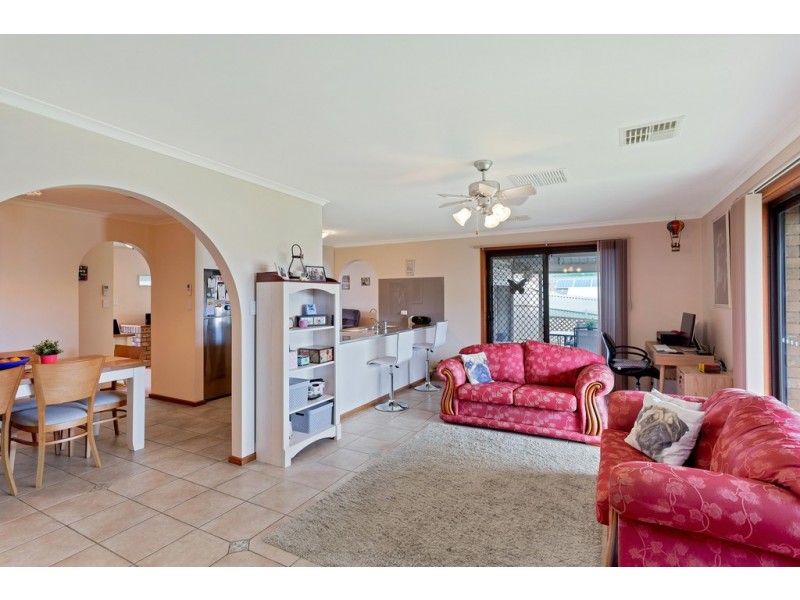 8 Hibiscus Court, Morphett Vale SA 5162