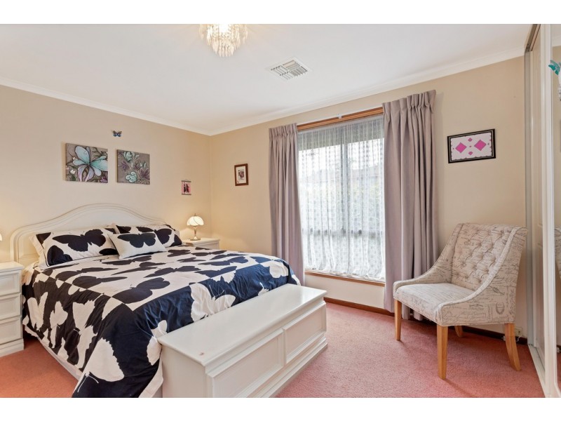 8 Hibiscus Court, Morphett Vale SA 5162