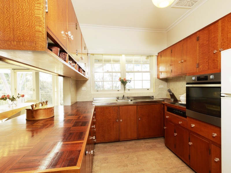 143 Shepherds Hill Road, Eden Hills SA 5050