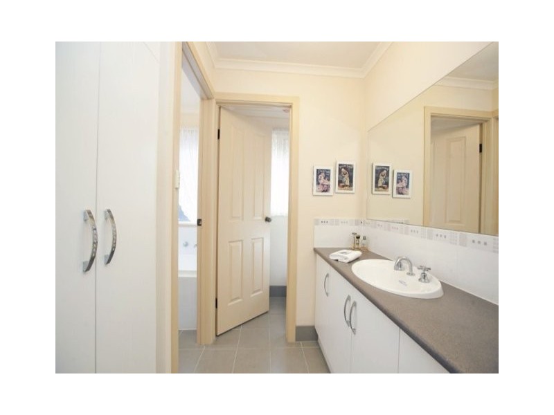 9a Hollyoaks Court, Happy Valley SA 5159