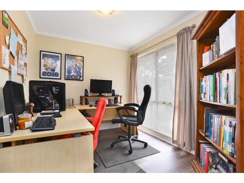 1/2 Manning Rd, Aberfoyle Park SA 5159