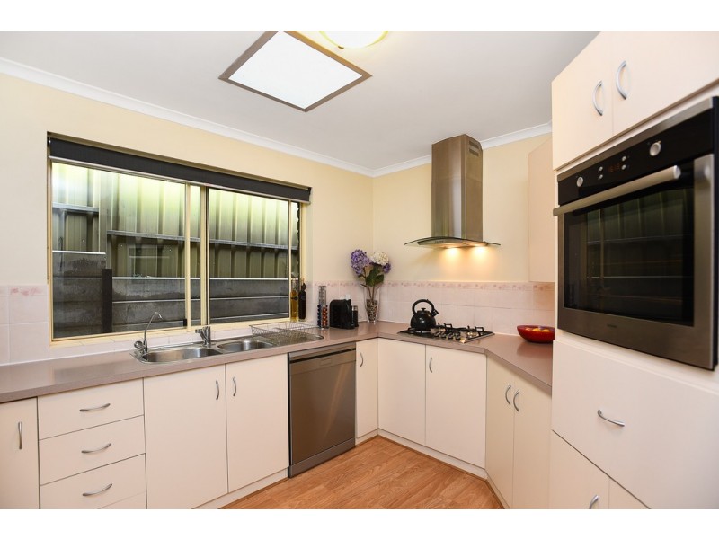 1/2 Manning Rd, Aberfoyle Park SA 5159