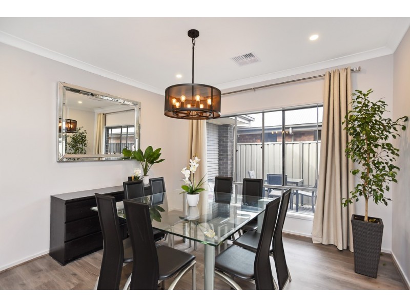 24 Sunrise Drive, Woodcroft SA 5162