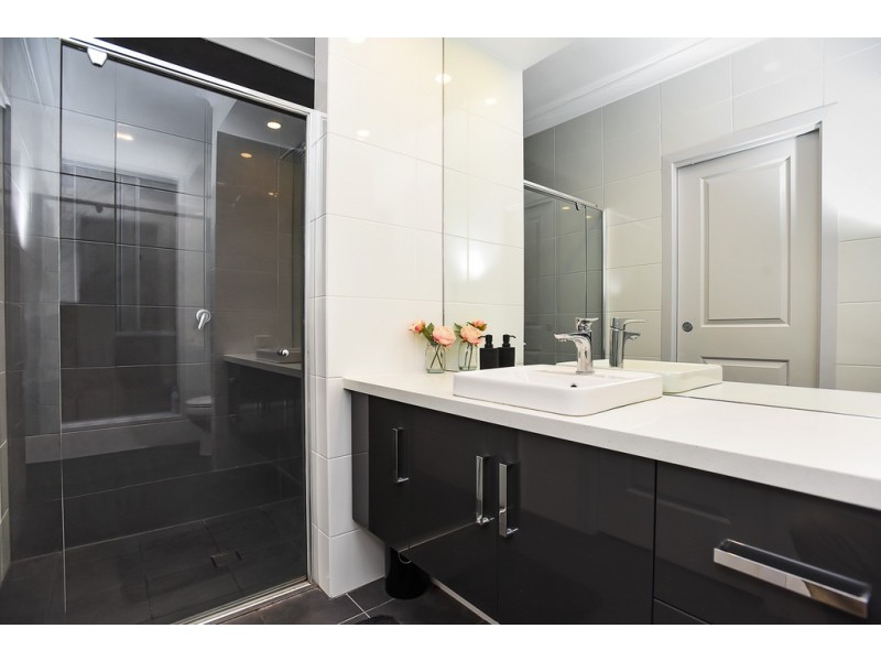 24 Sunrise Drive, Woodcroft SA 5162