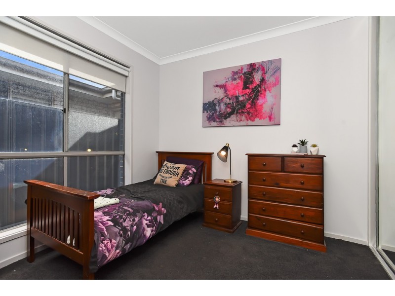 24 Sunrise Drive, Woodcroft SA 5162