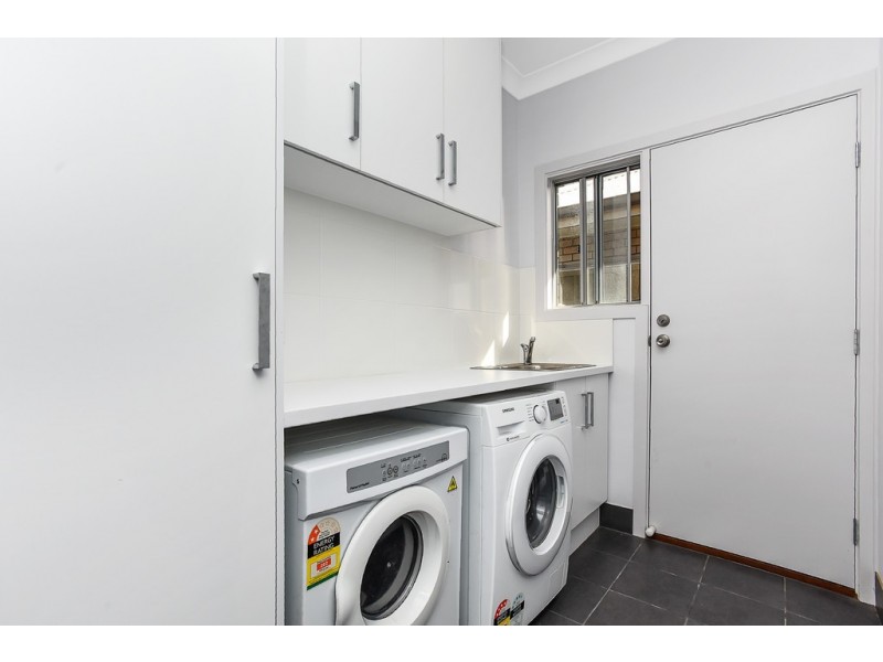 24 Sunrise Drive, Woodcroft SA 5162