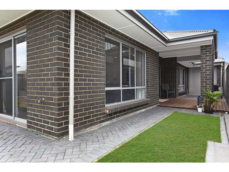 24 Sunrise Drive, Woodcroft SA 5162