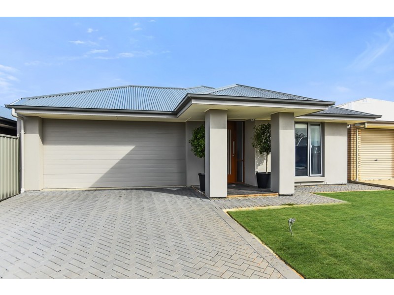 24 Sunrise Drive, Woodcroft SA 5162
