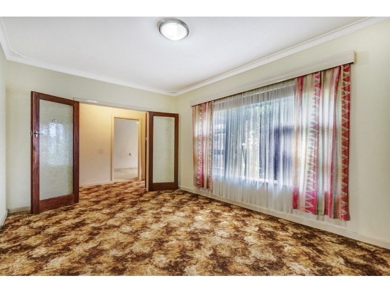 33 Walsh Ave, St Marys SA 5042