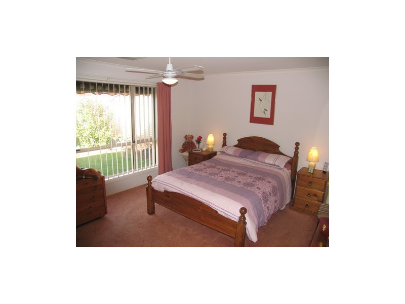 10 Cochrane Avenue, Reynella SA 5161