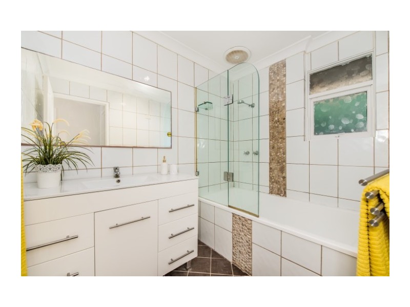 25 Regency Road, Happy Valley SA 5159