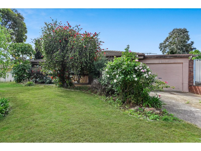 27 Magnolia Ave, Happy Valley SA 5159