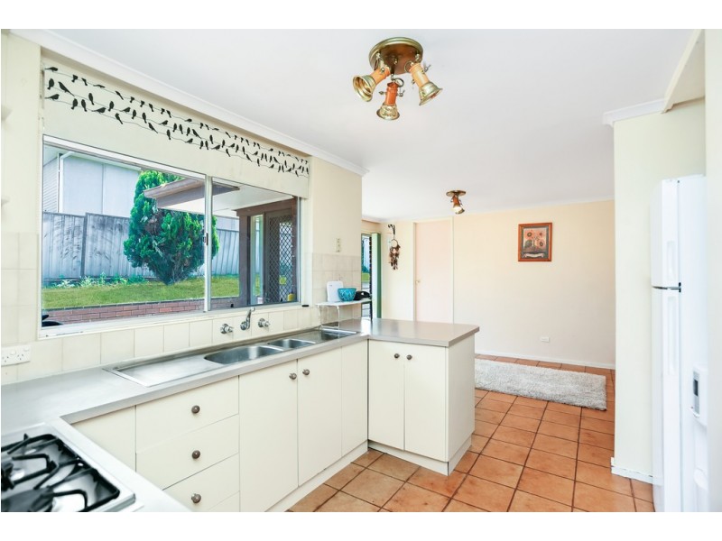 27 Magnolia Ave, Happy Valley SA 5159