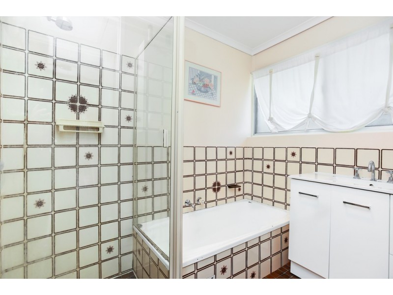 27 Magnolia Ave, Happy Valley SA 5159