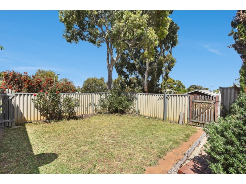 27 Magnolia Ave, Happy Valley SA 5159