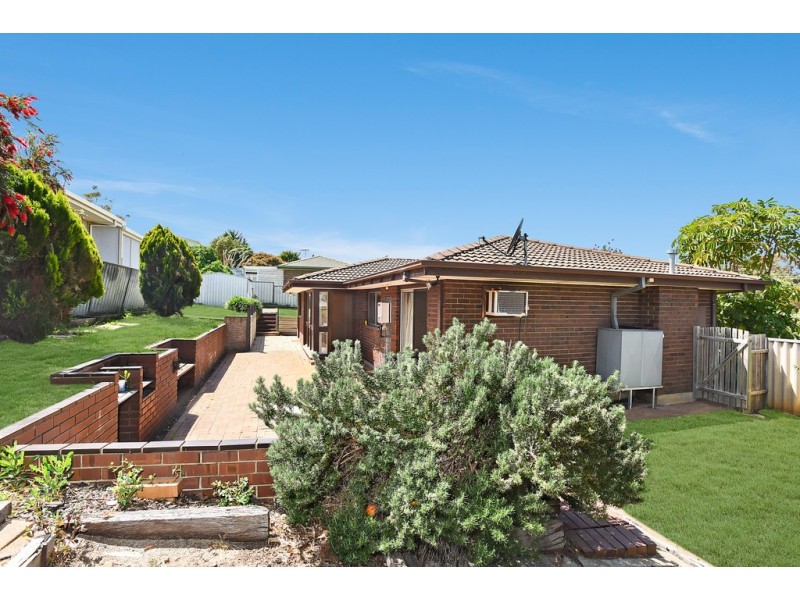27 Magnolia Ave, Happy Valley SA 5159