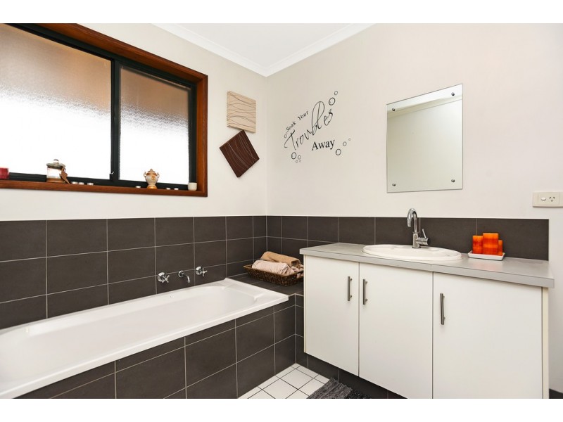64 Sir James Hardy Way, Woodcroft SA 5162