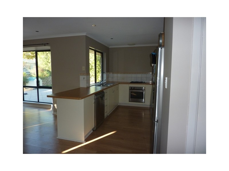 1 Angela Close, Flagstaff Hill SA 5159