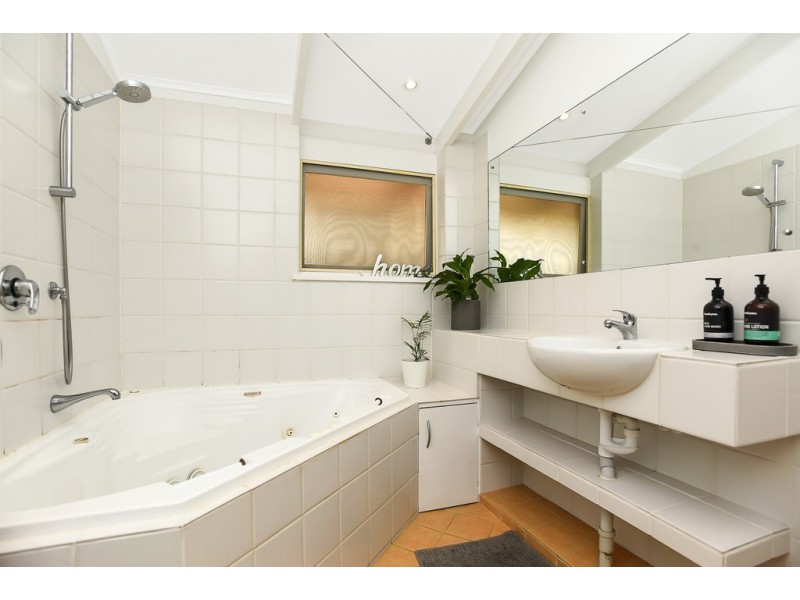 14 Sherwood Drive, Glenalta SA 5052