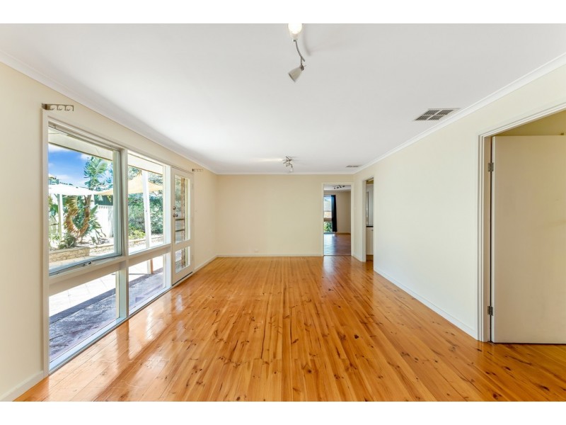 13 Redcraze Street, Aberfoyle Park SA 5159