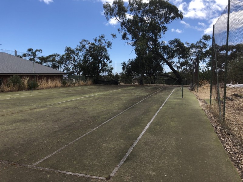 10 Ellis Ave, Eden Hills SA 5050